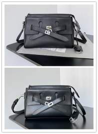 Picture of Balenciaga Handbags _SKUfw199739772fw
